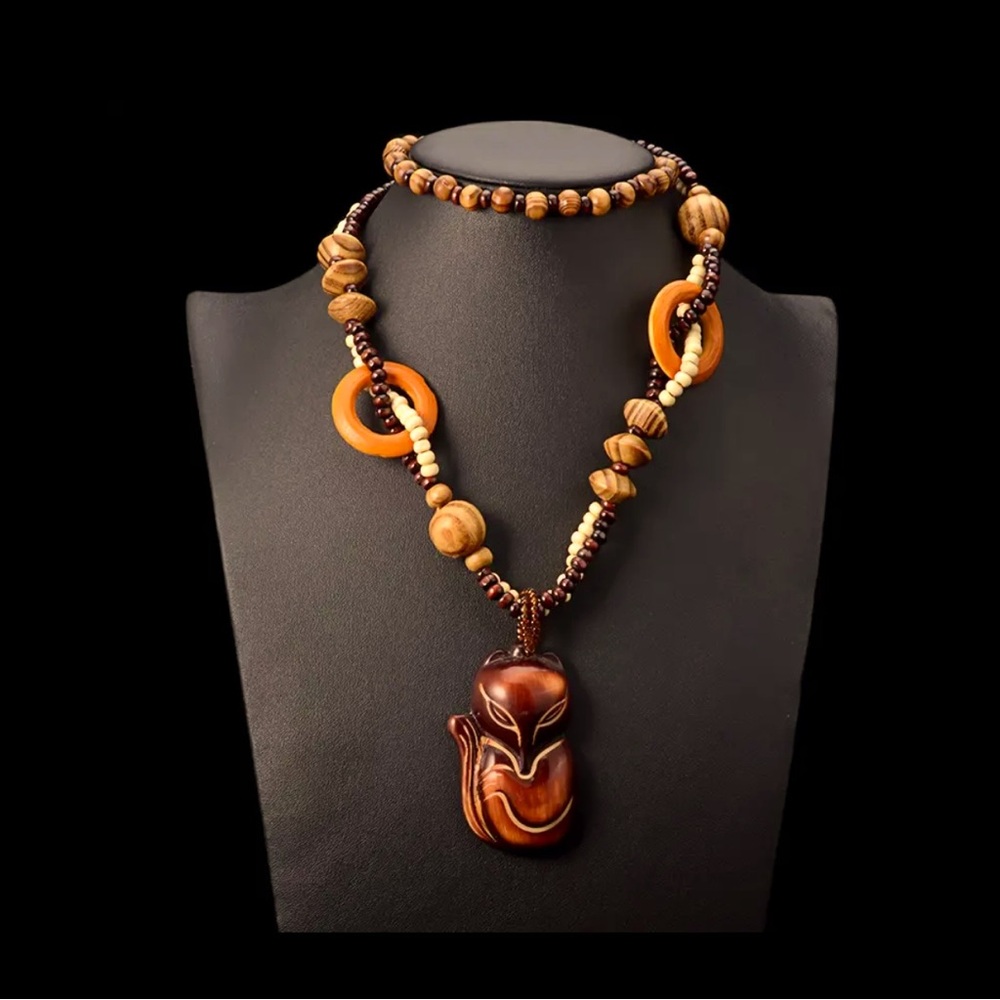 Red cherry wood and coconut shell fox necklace 🪵🥥🌴🦊🌻🌺💐